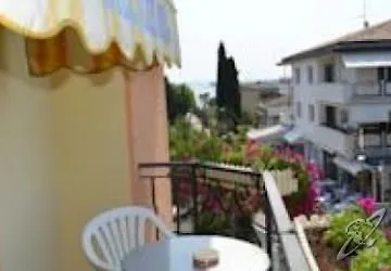 Azzurra 3*
